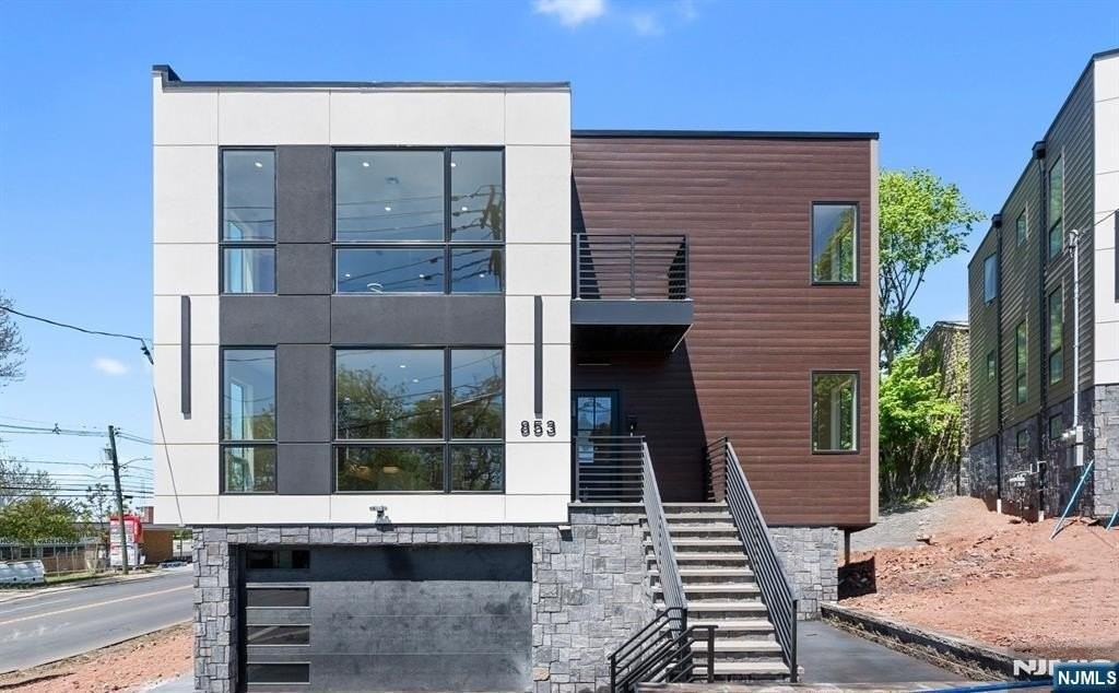 853 Pleasantview Ter #2