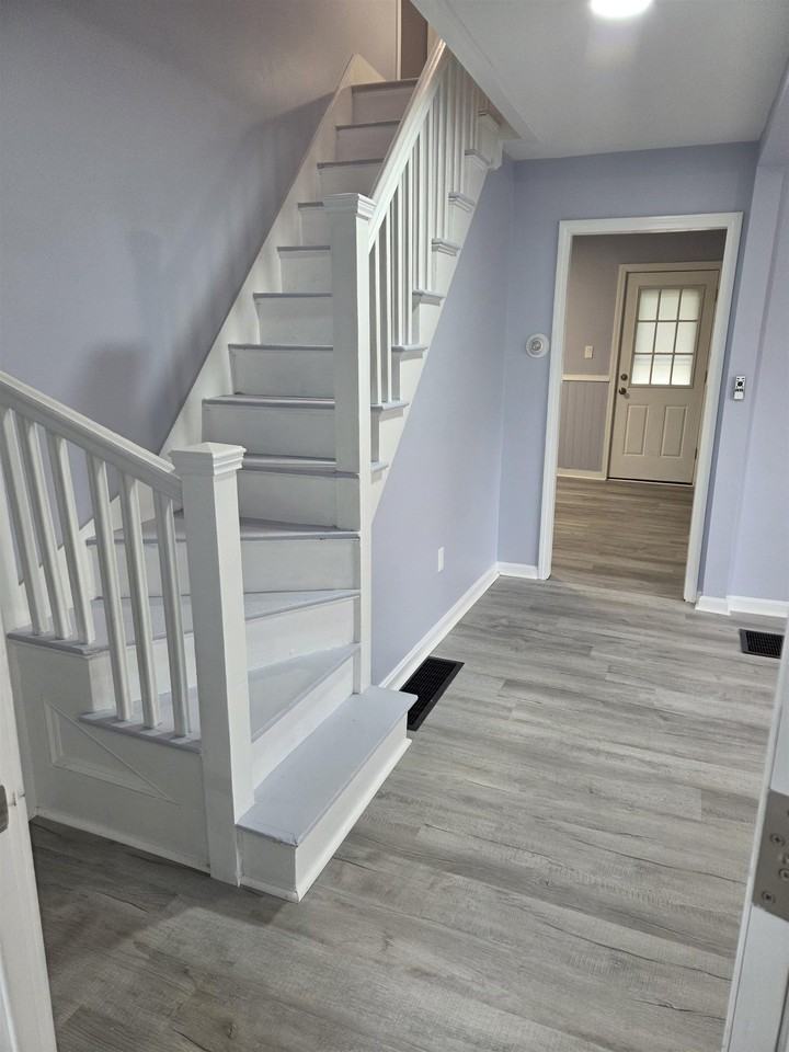 12C Charles St - Photo 3 of 29