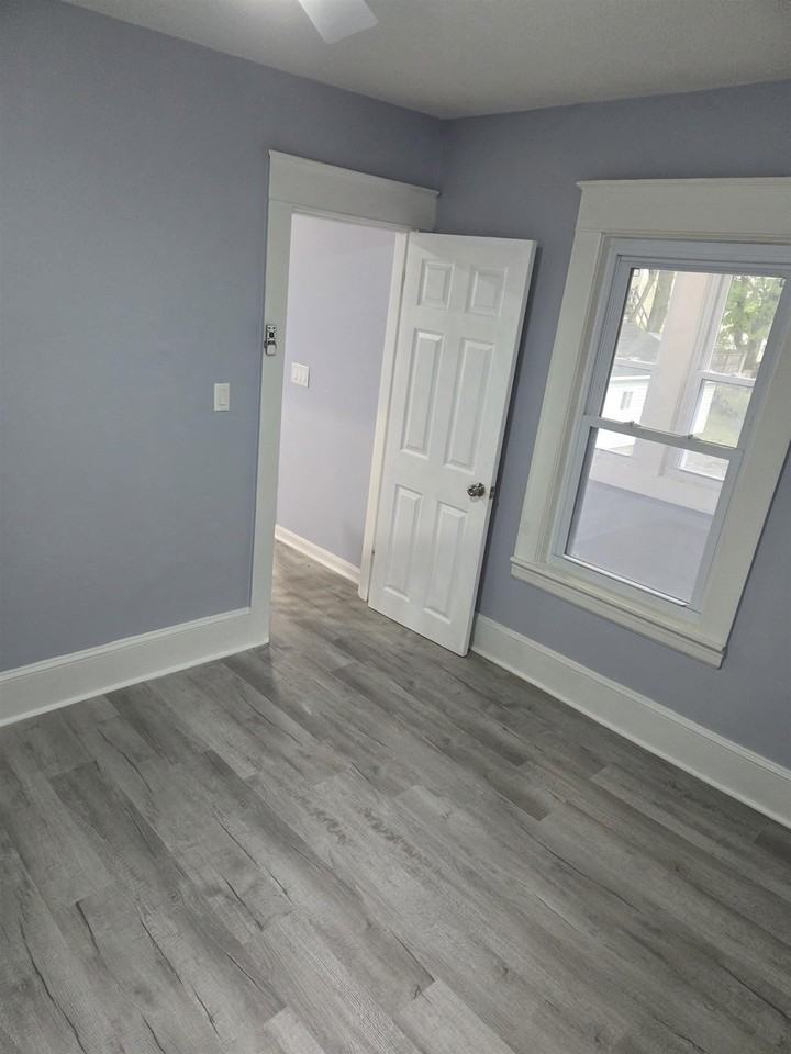 12C Charles St - Photo 7 of 29