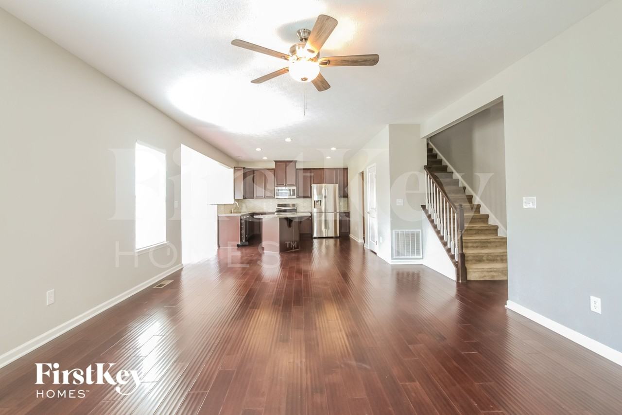 622 Reunion Ln - Photo 2 of 15