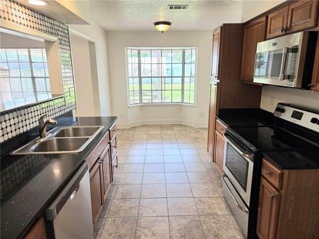 834 Faun St - Photo 4 of 14
