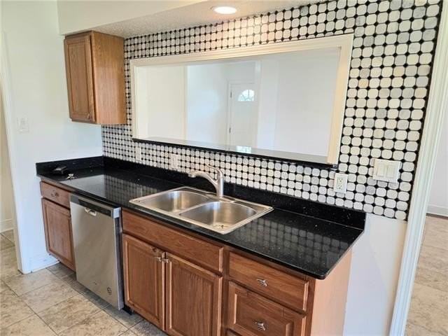 834 Faun St - Photo 6 of 14