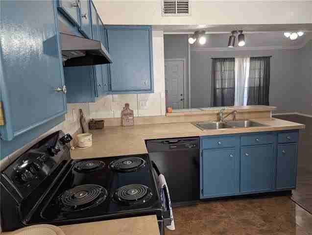 720 Heavens Dr #3 - Photo 5 of 19