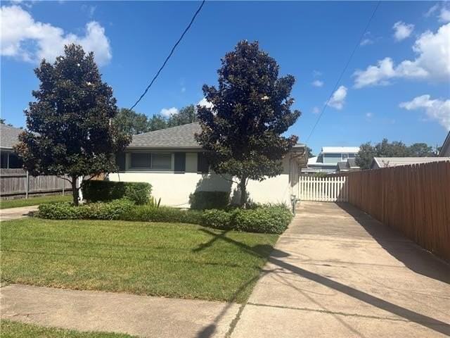 1511 Nero St - Photo 2 of 24