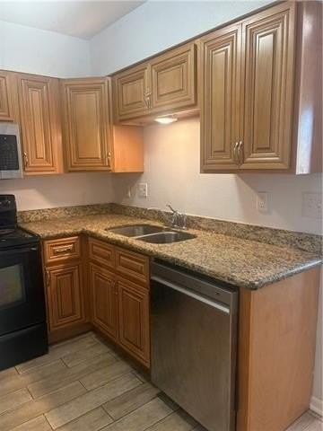 558 Folse St - Photo 2 of 12