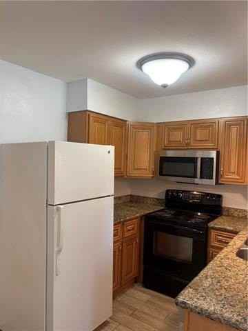 558 Folse St - Photo 3 of 12