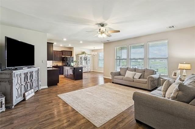 664 Lakeshore Village Dr - Photo 5 of 41
