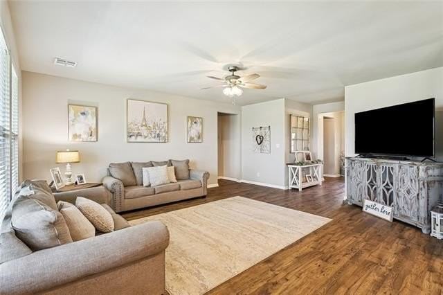 664 Lakeshore Village Dr - Photo 7 of 41