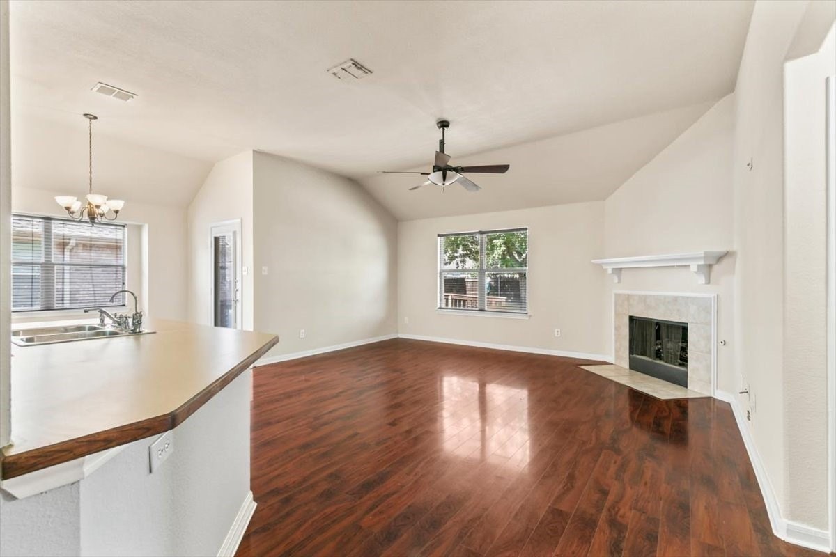 2733 Sunlight Dr - Photo 6 of 29