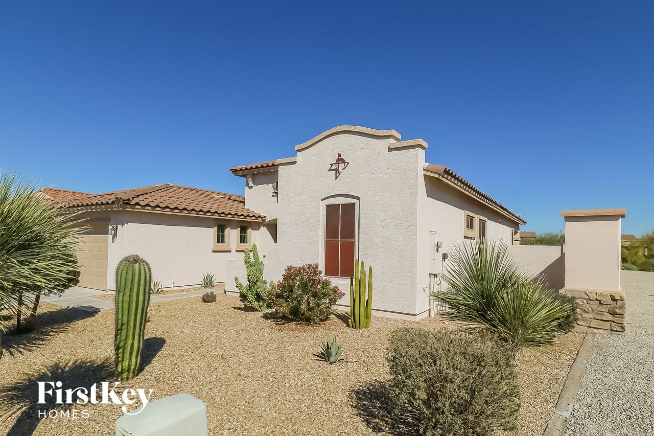 17920 W Lavender Ln - Photo 2 of 15