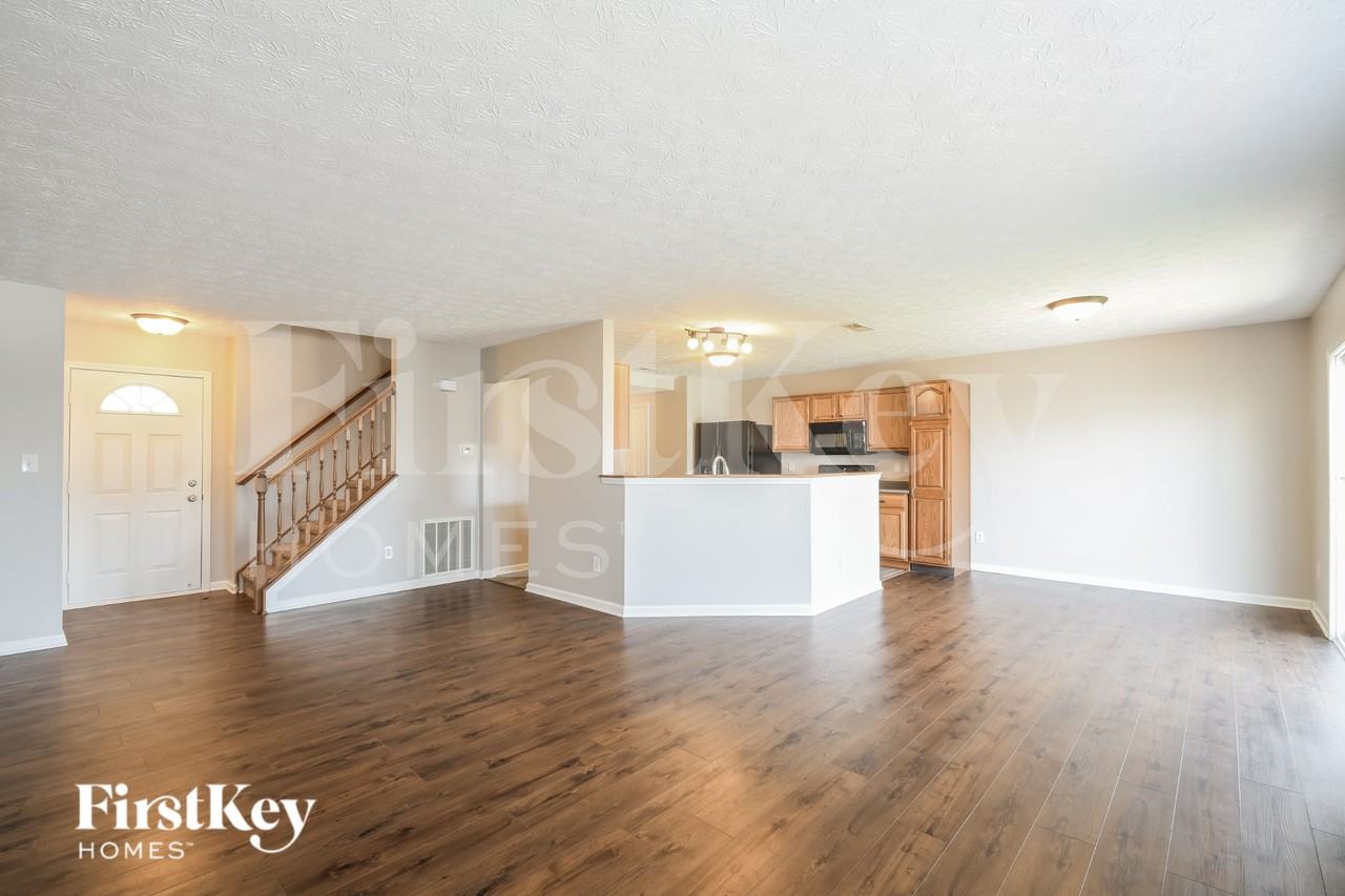 11420 Loudon Ln - Photo 5 of 16
