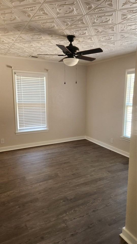 608 W Baldridge St - Photo 5 of 12
