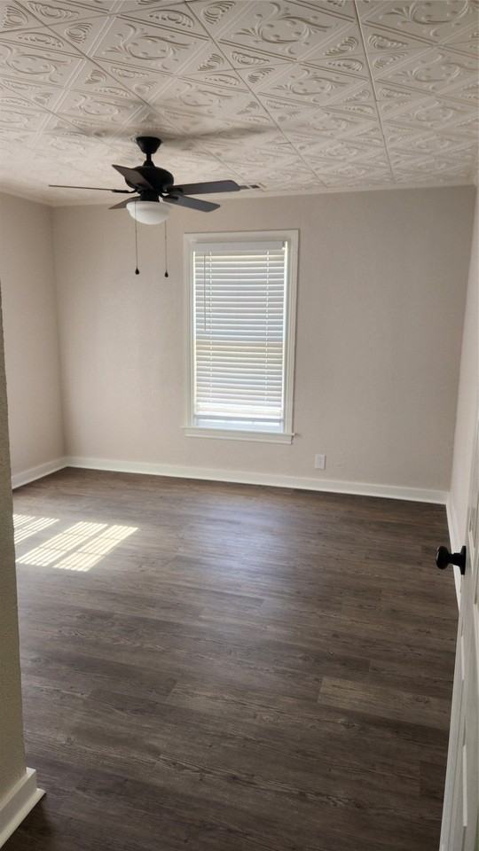 608 W Baldridge St - Photo 6 of 12