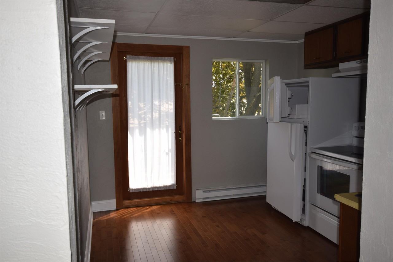 1296 Manitowoc Road - Photo 4 of 14