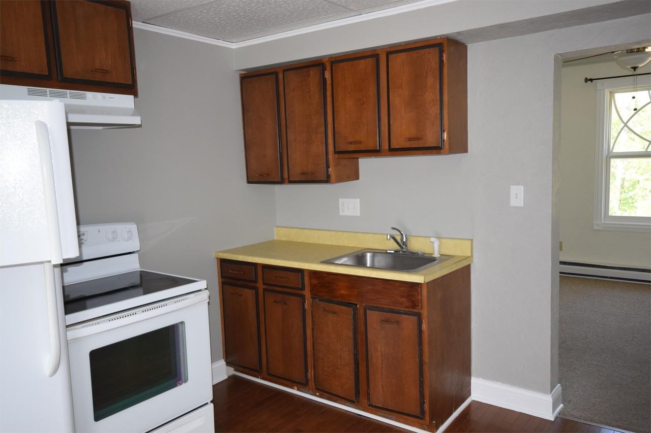 1296 Manitowoc Road - Photo 5 of 14