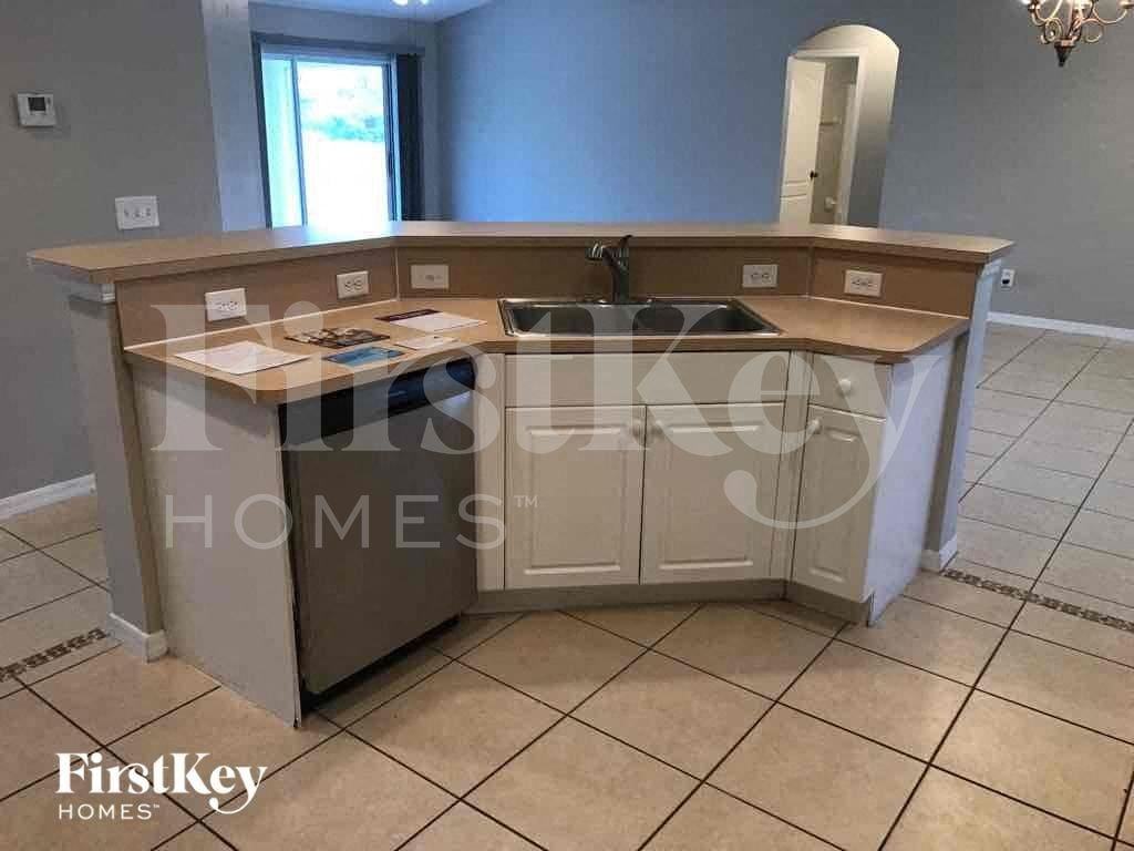 335 Hermosa Ave - Photo 6 of 12
