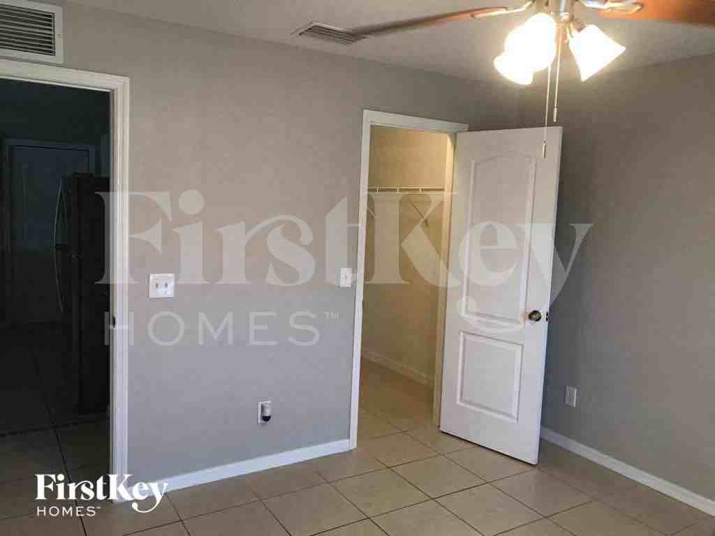 335 Hermosa Ave - Photo 7 of 12