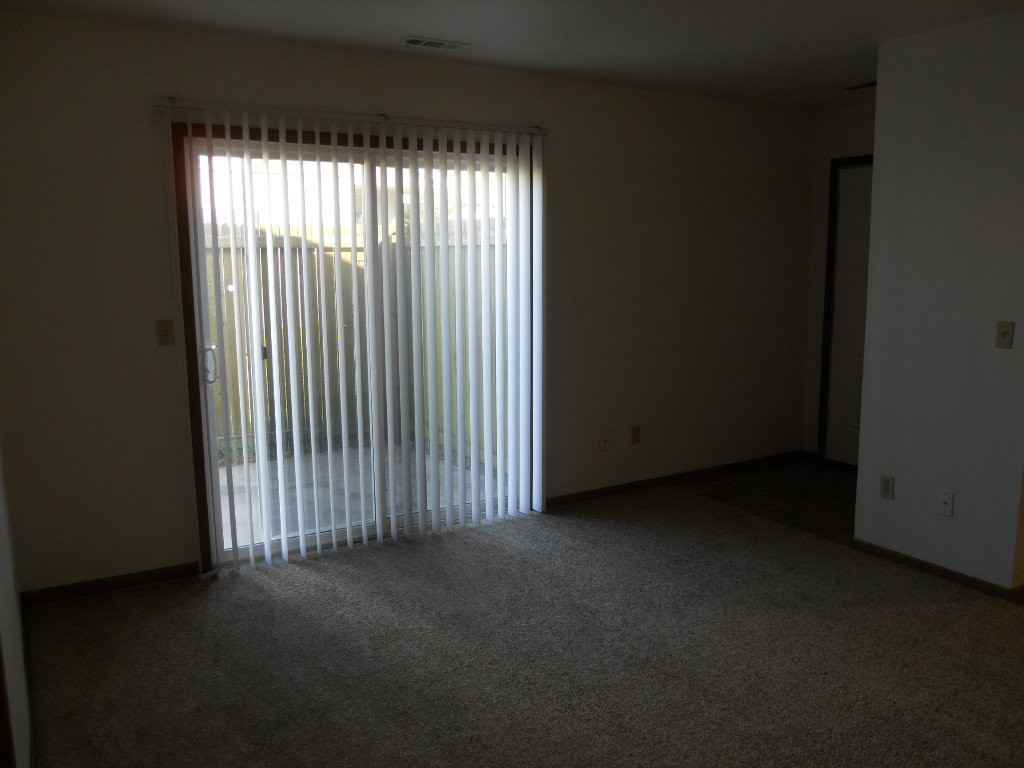 2100 Haskell Ave #B1 - Photo 2 of 8