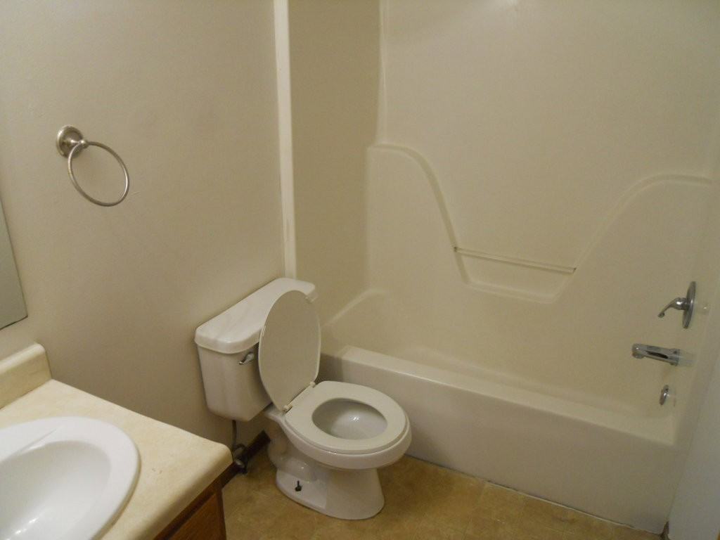 2100 Haskell Ave #B1 - Photo 5 of 8