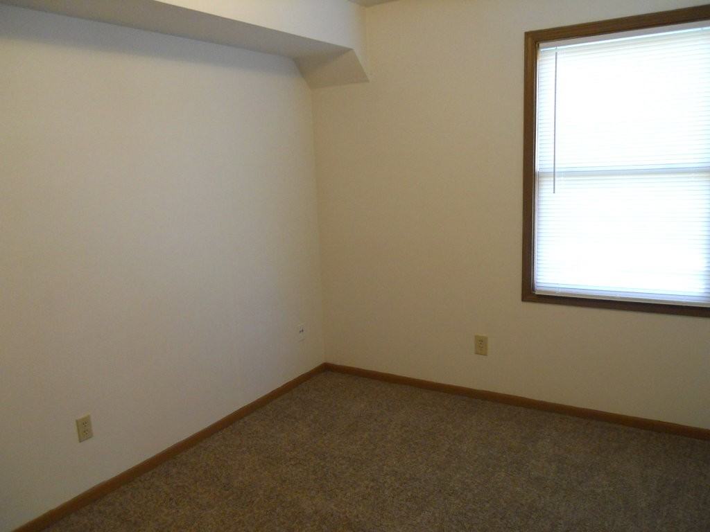 2100 Haskell Ave #B1 - Photo 6 of 8