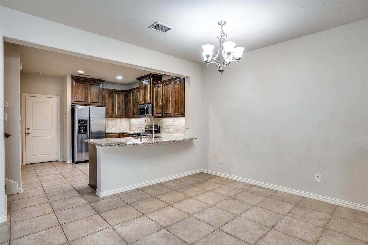 543 Matthew Pl - Photo 6 of 22