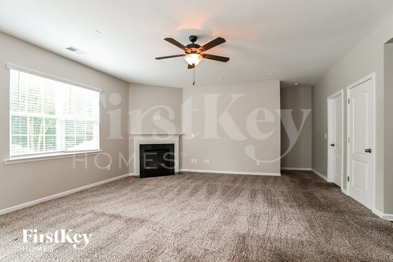 9628 Loughlin Ln - Photo 3 of 16