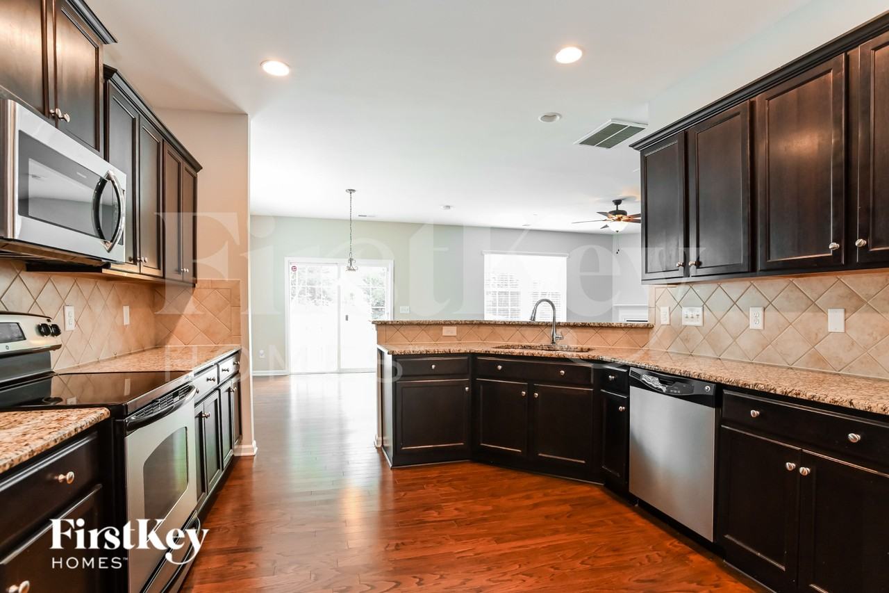 9628 Loughlin Ln - Photo 7 of 16