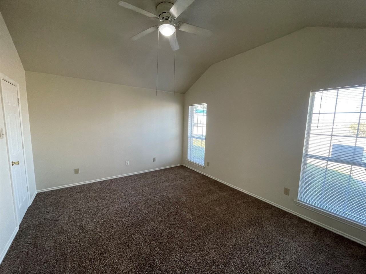 4920 Morningside Dr - Photo 2 of 14