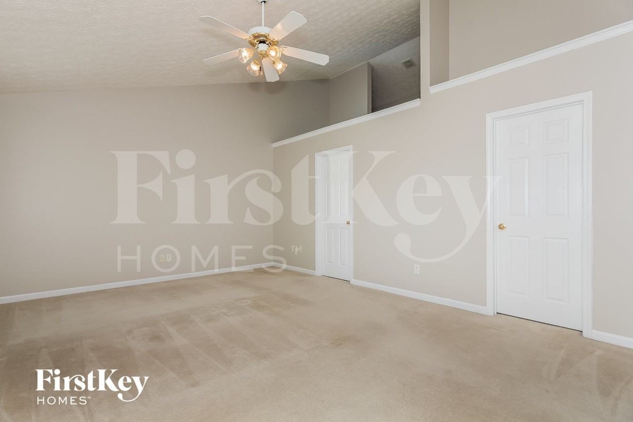 8954 Lake Ct - Photo 7 of 15