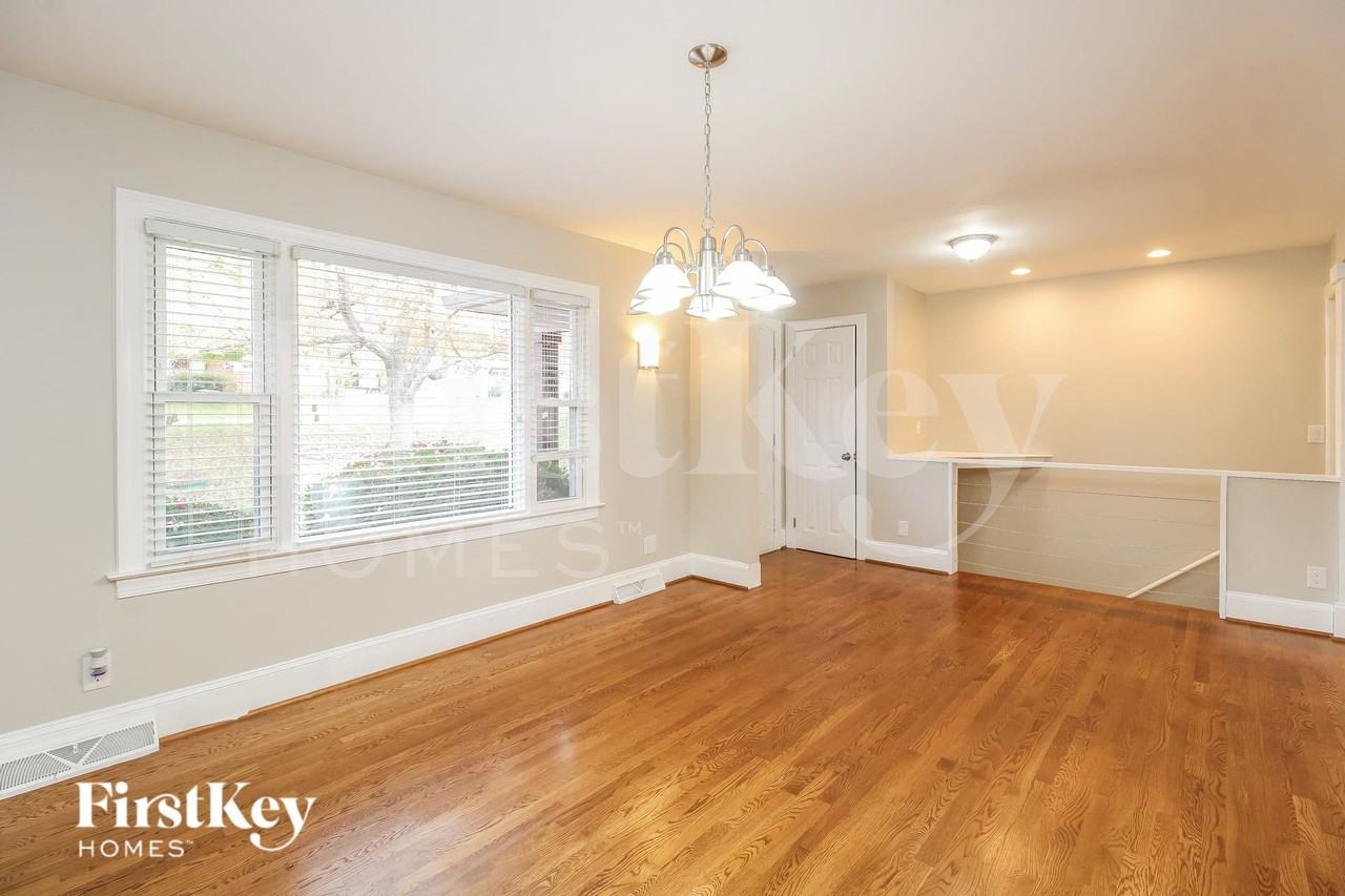 5421 Garden Lake Dr - Photo 4 of 15