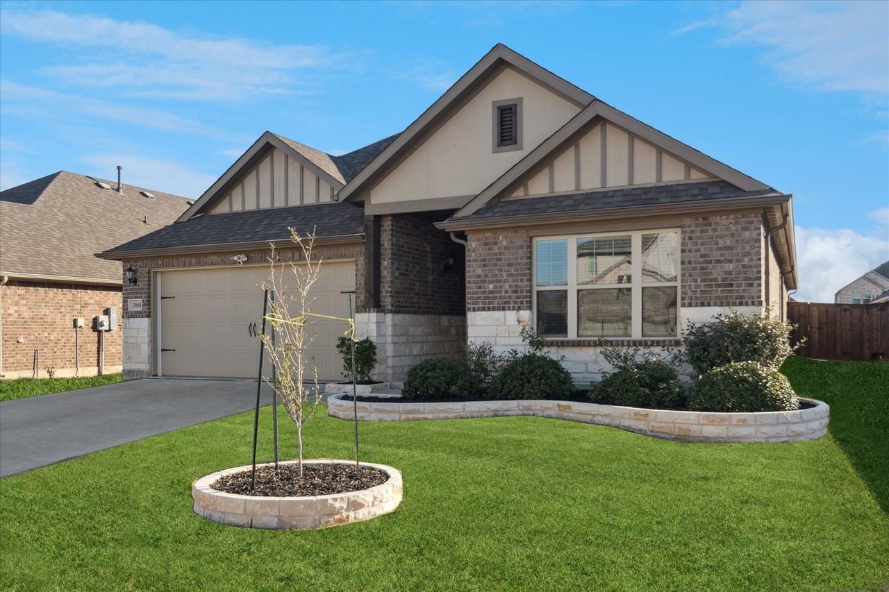 13068 Mizell Ln - Photo 2 of 25