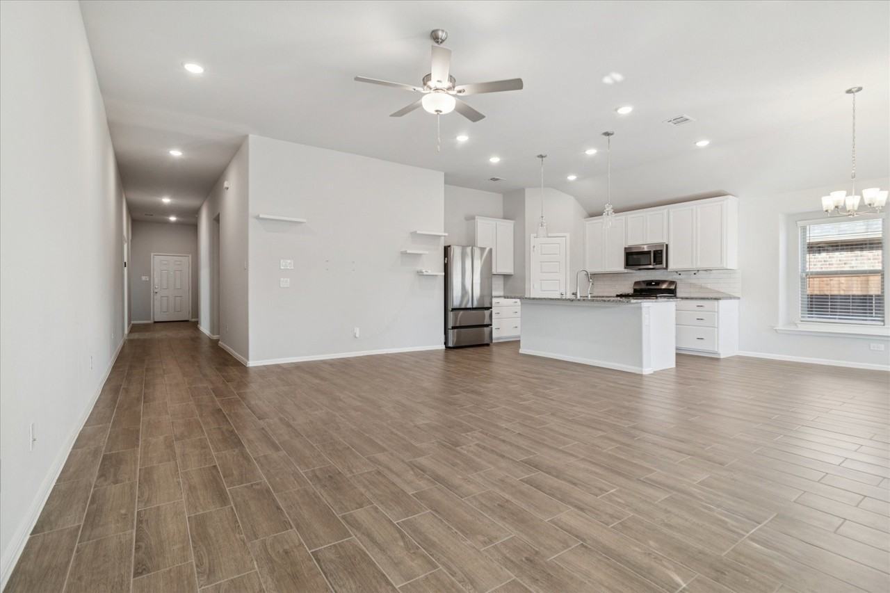 13068 Mizell Ln - Photo 4 of 25