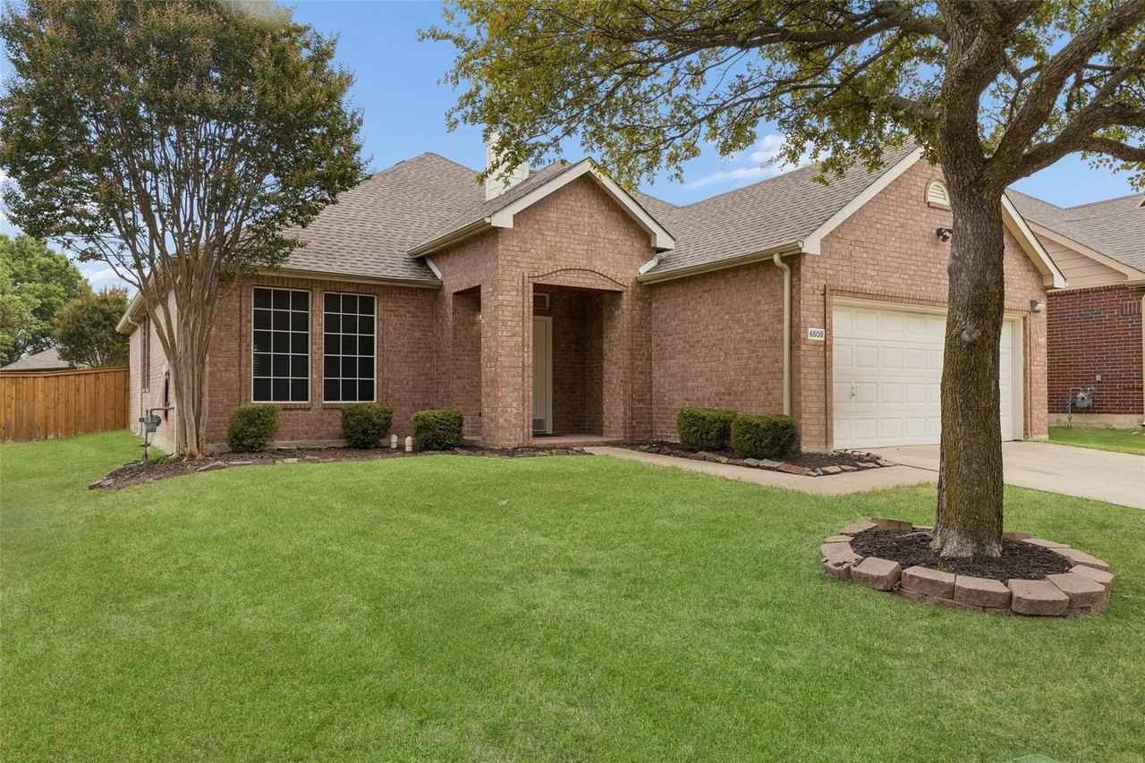 6508 Courtyards Dr - Photo 3 of 22