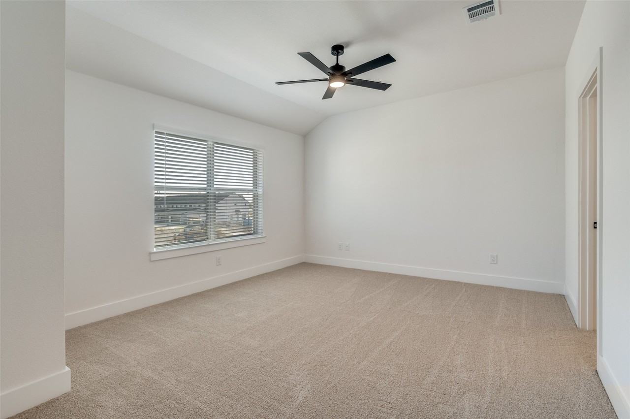 4405 Cave Springs St - Photo 6 of 13