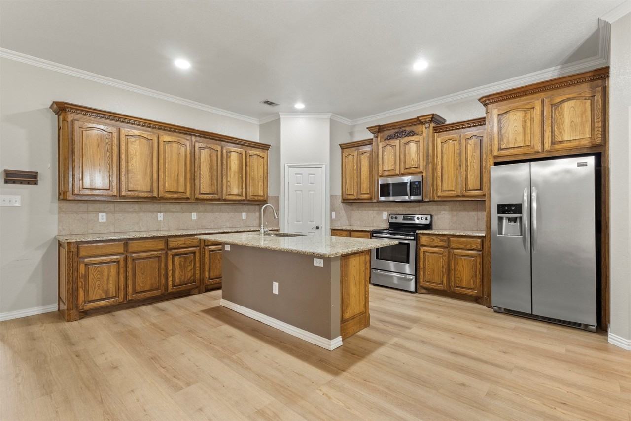 205 High Meadow Ct - Photo 2 of 34