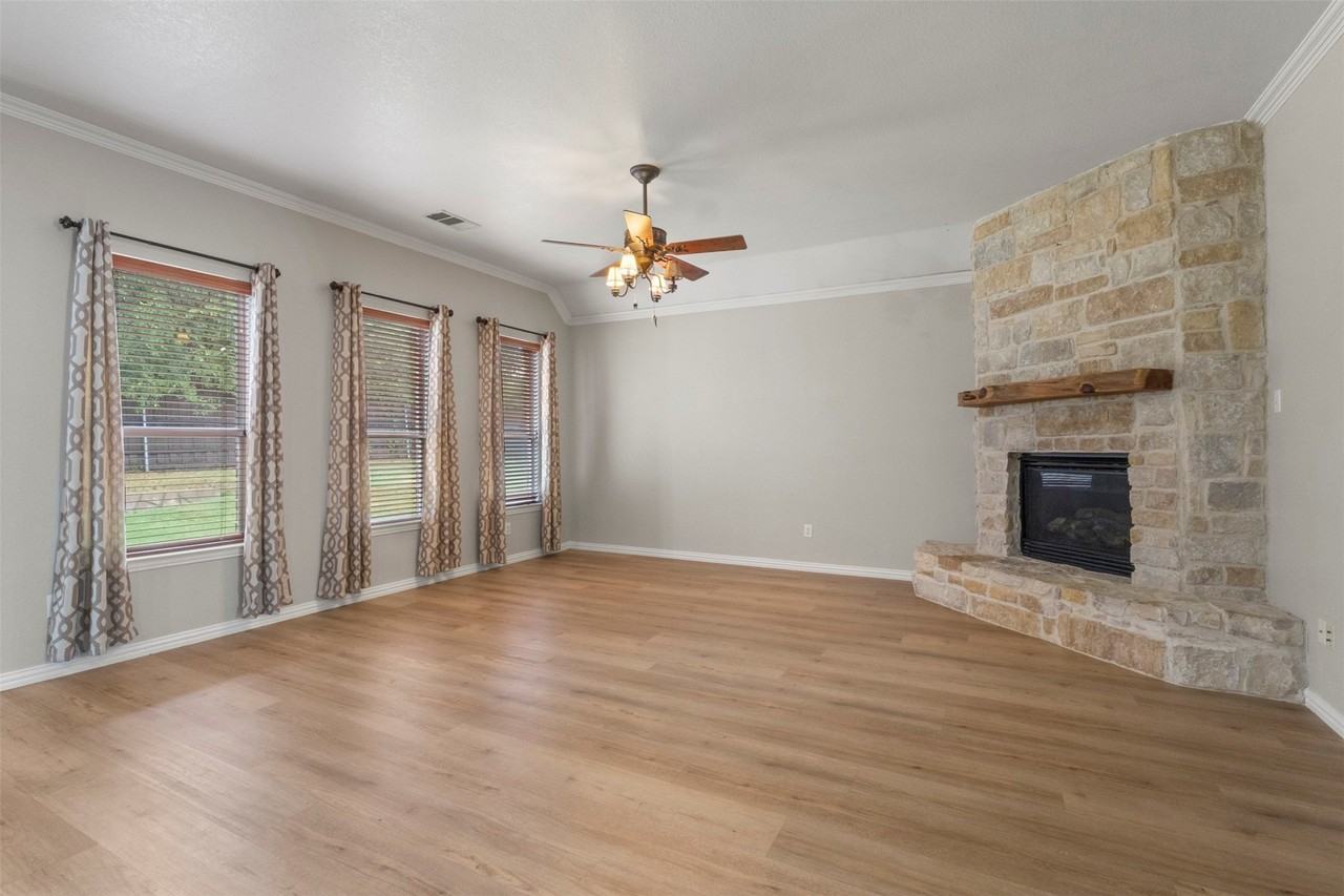 205 High Meadow Ct - Photo 3 of 34