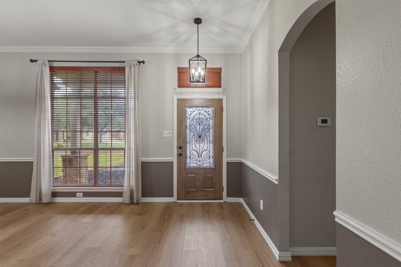 205 High Meadow Ct - Photo 5 of 34