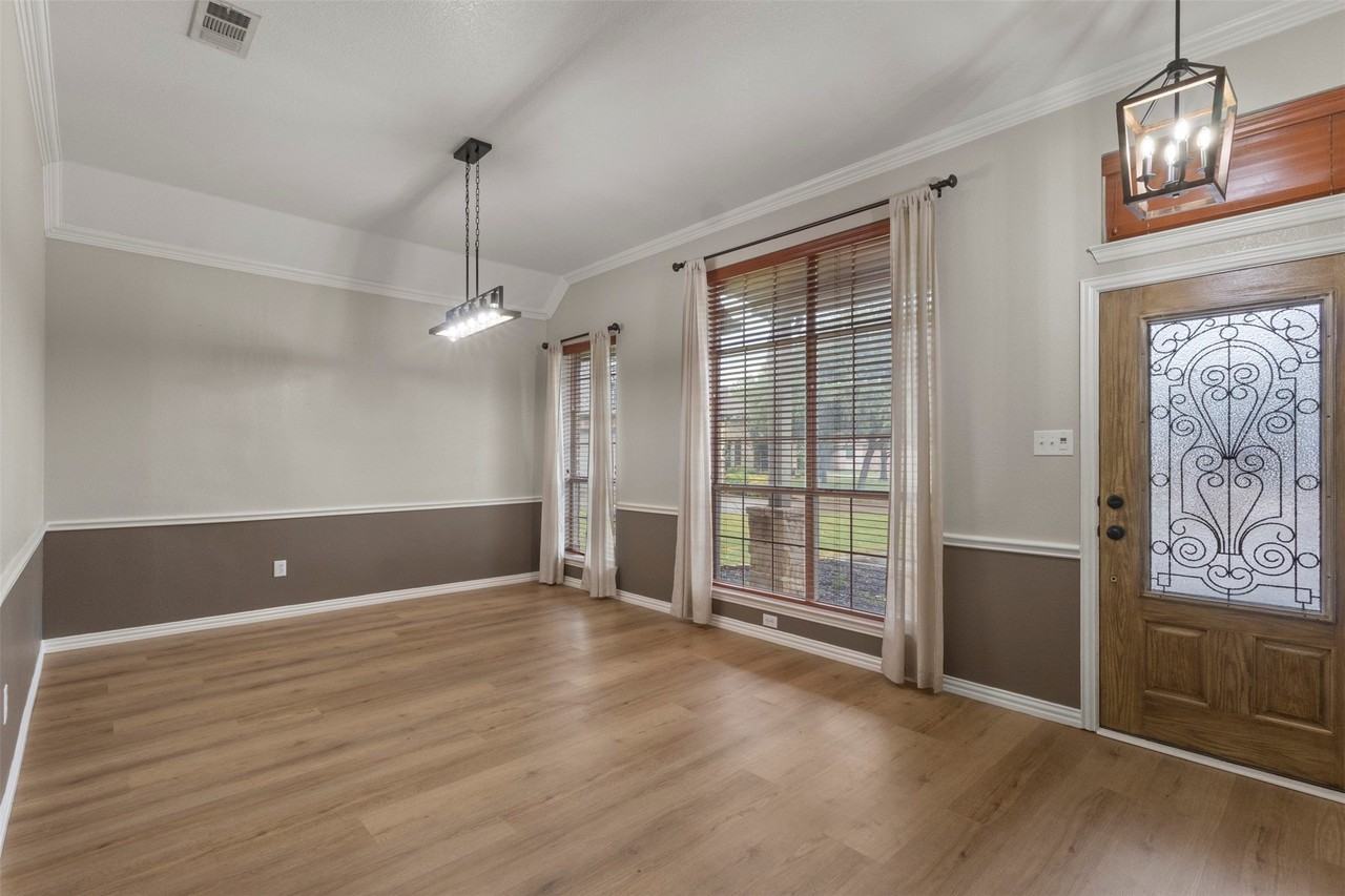 205 High Meadow Ct - Photo 6 of 34