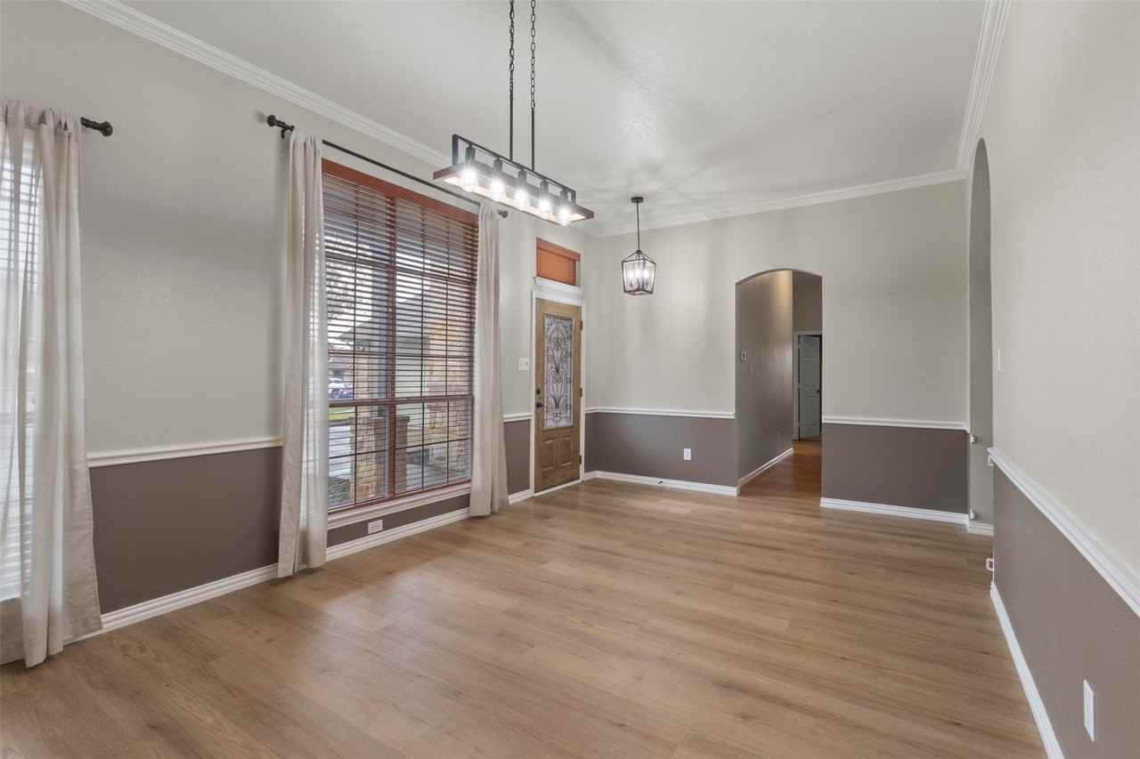 205 High Meadow Ct - Photo 7 of 34