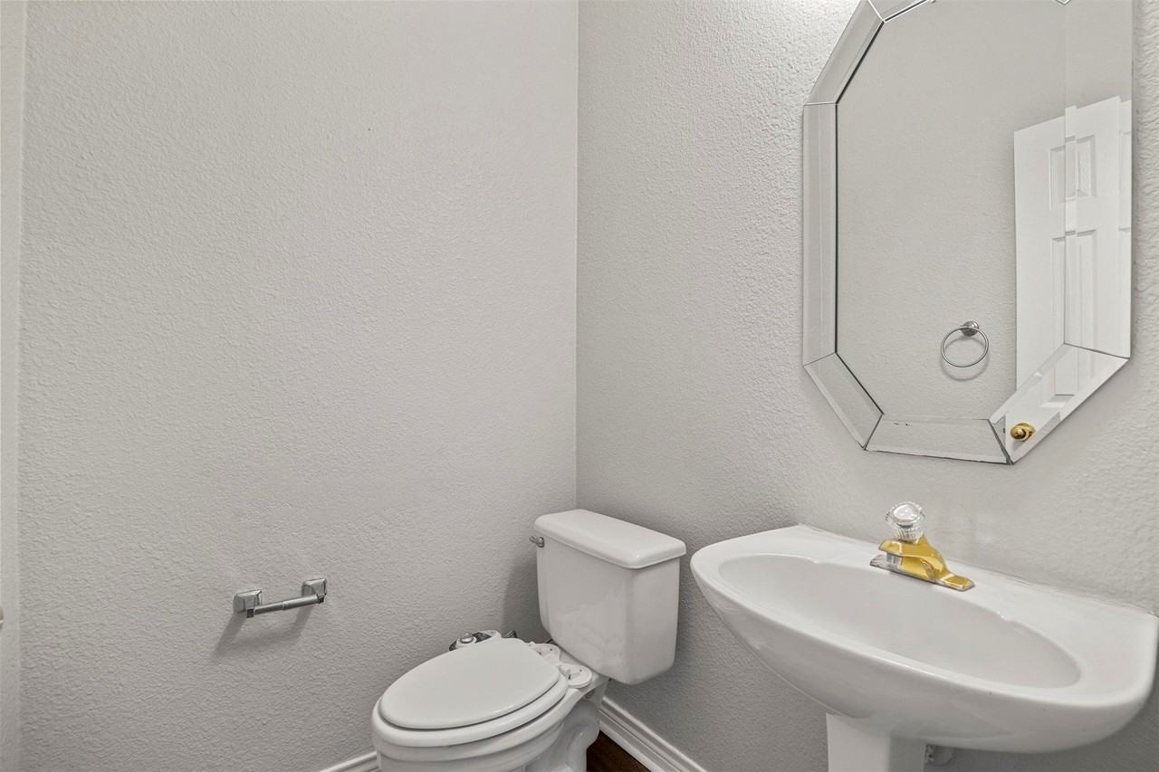 204 Arbor Creek Dr - Photo 4 of 21