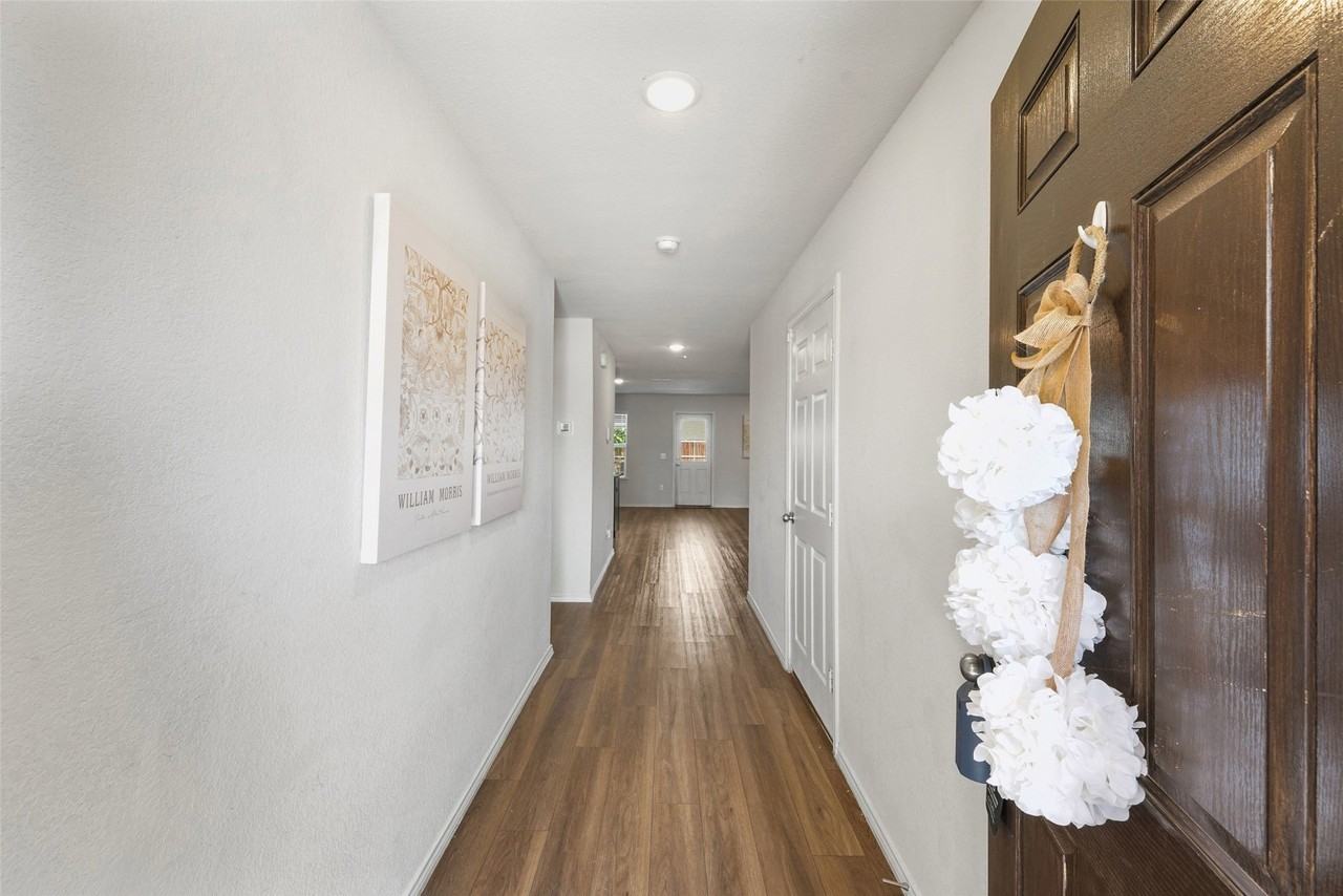 1209 Waggoner Dr - Photo 6 of 38