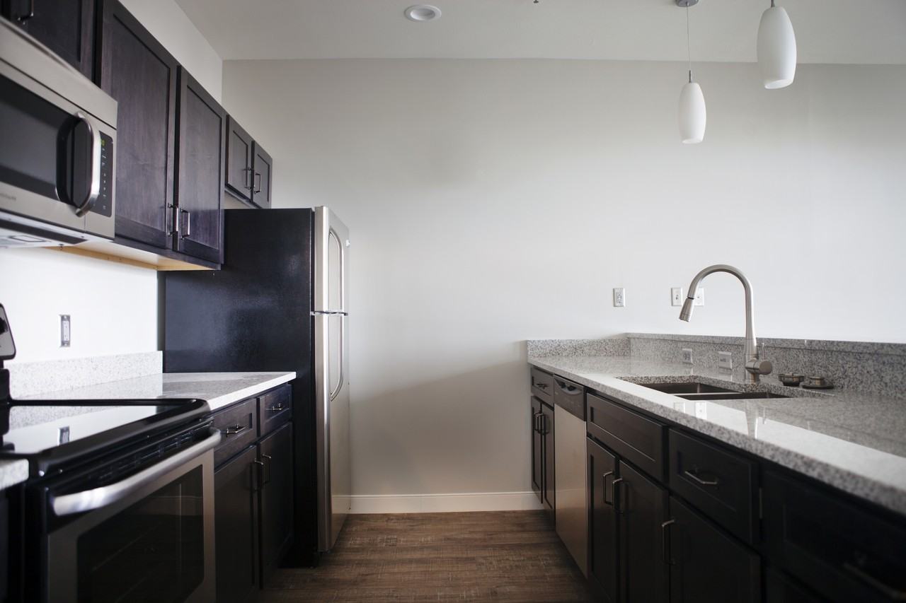 101 North Union Street - Photo 3 of 16