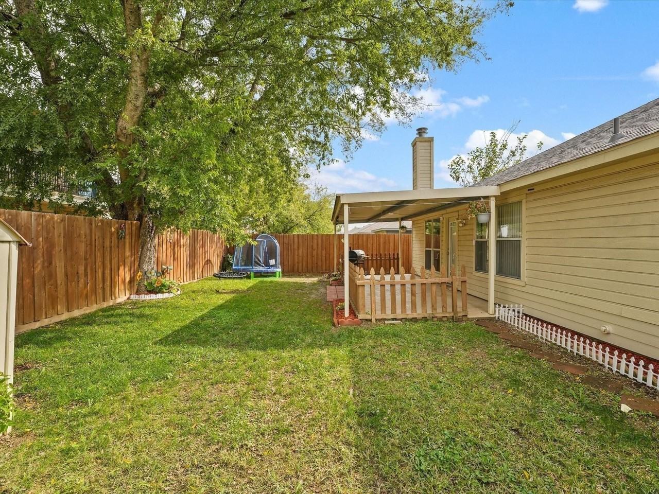 4702 Grovetree Ln - Photo 3 of 13
