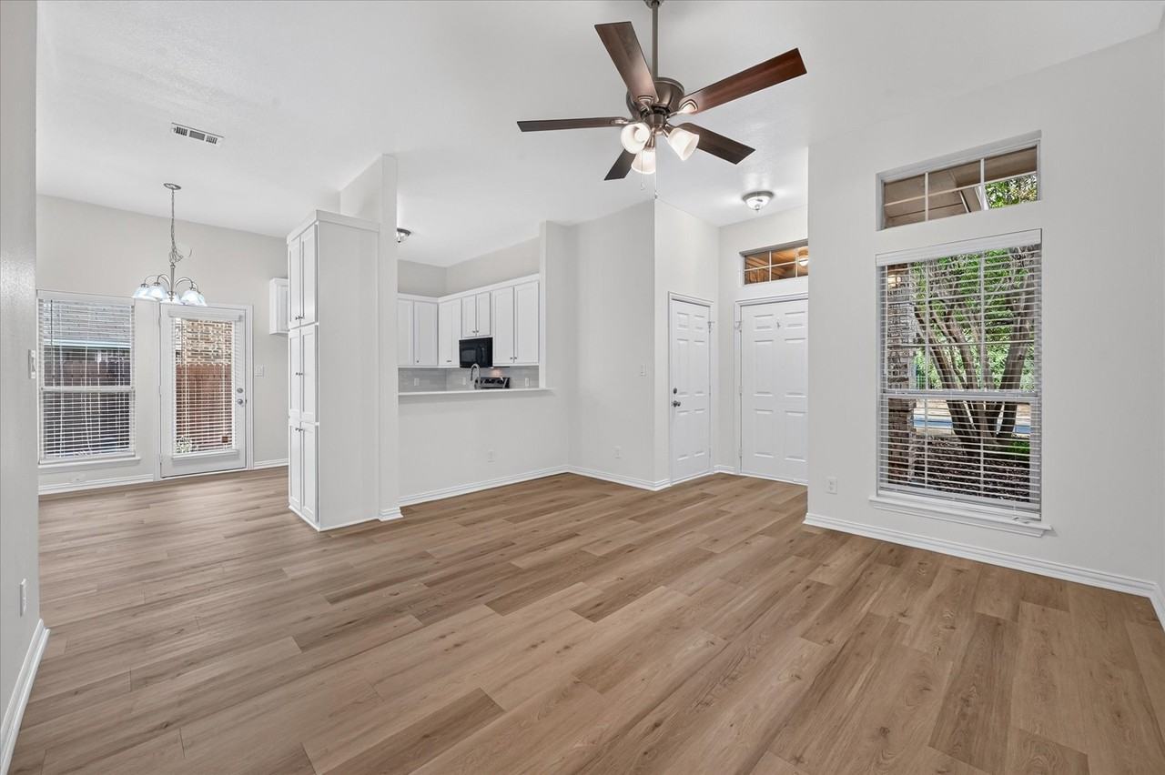 4125 Spring Meadow Ln - Photo 5 of 27