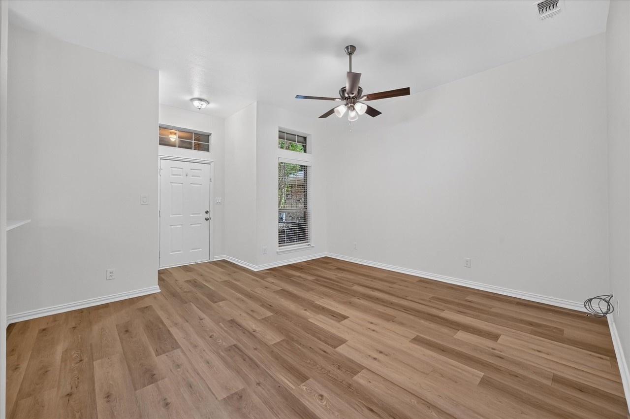 4125 Spring Meadow Ln - Photo 6 of 27