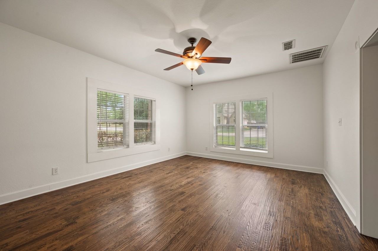 6212 Westcoat Dr - Photo 6 of 38