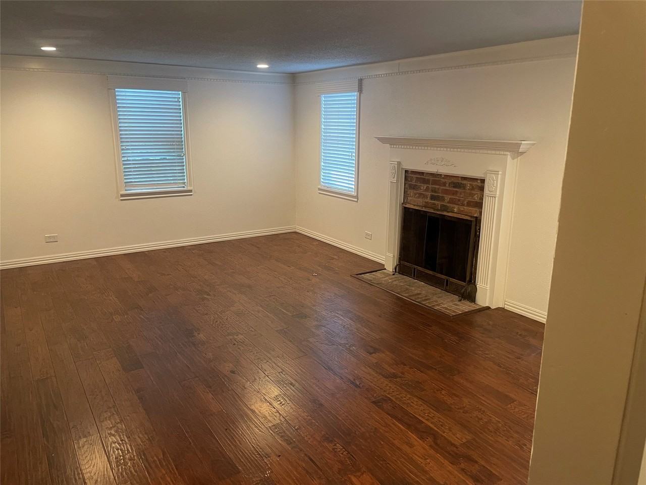 1403 S Donnybrook Ave - Photo 3 of 9
