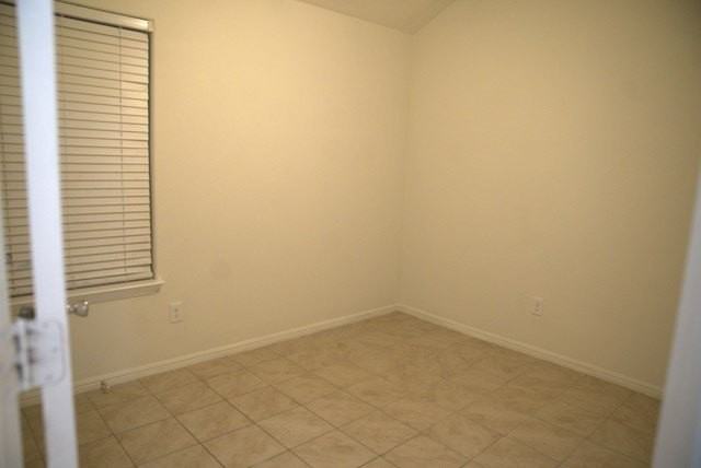 6924 Helm Ln - Photo 4 of 12