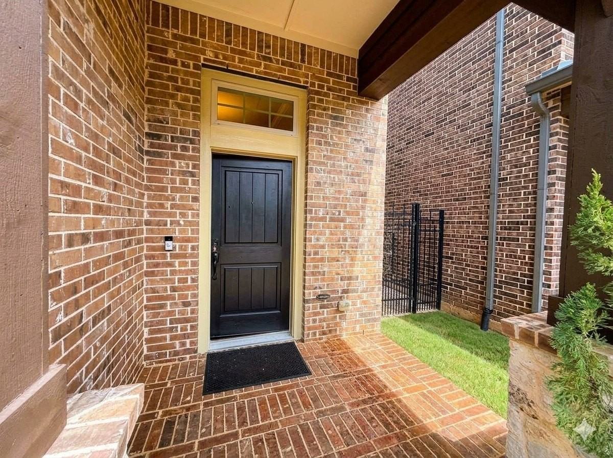 6722 Deleon St - Photo 5 of 35