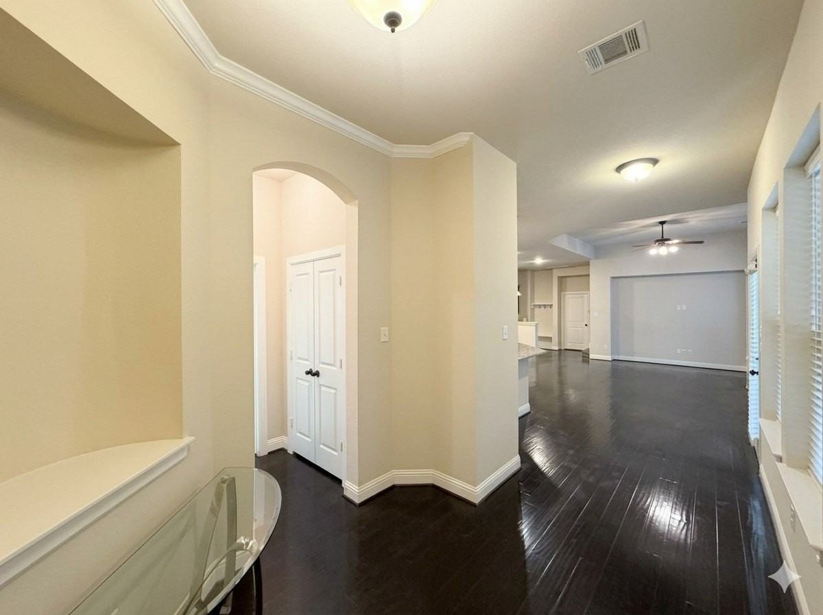 6722 Deleon St - Photo 7 of 35